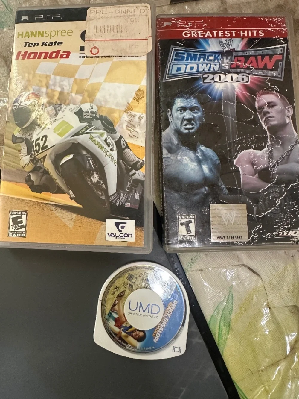 Deuce Bigalow: European Gigolo PSP + Ten Kate S3K & Smackdown 2006 PSP Cases